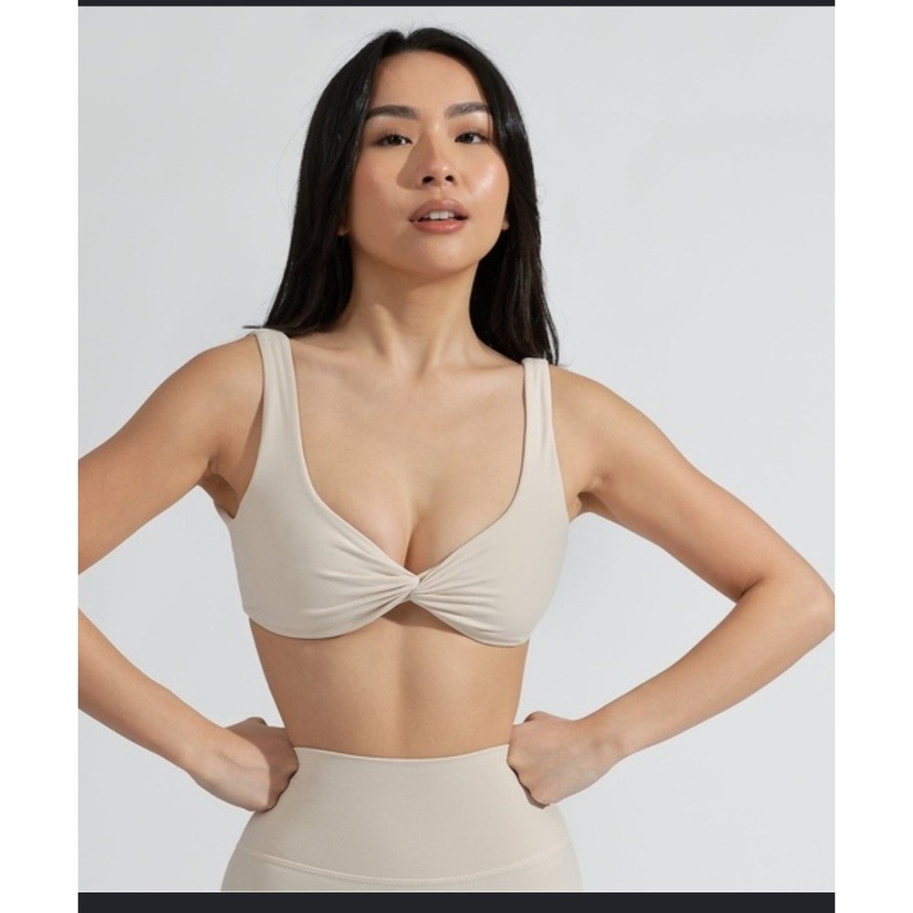 BuffBunny Collection Ivory Soft Twist Sports Bra Size S